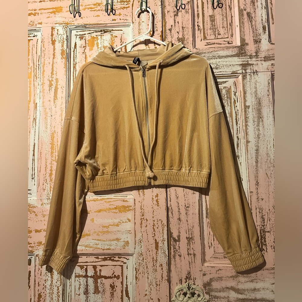Divided H&M Tan Cropped Sweatshirt